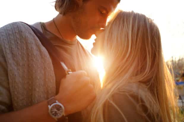 Feiges Dating-Phänomen Stashing: Wenn Ihr Neuer Schwarm Sie Versteckt